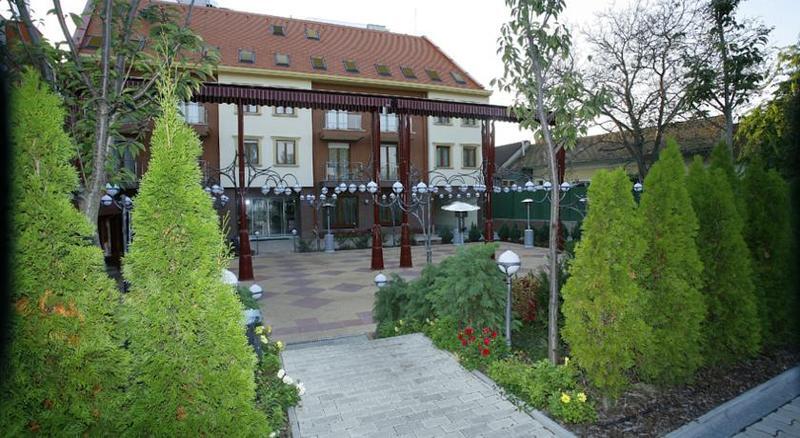 Hotel Debrecen Exterior photo